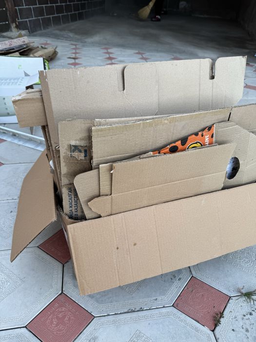 коробки картонные бумаги б/у