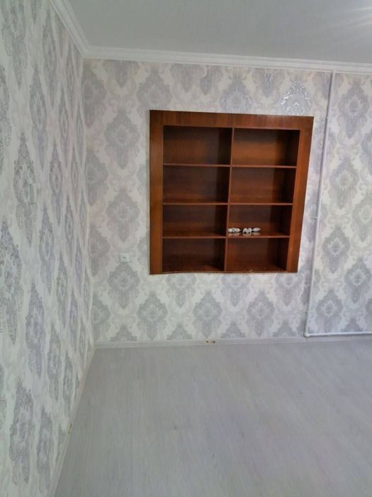 Буз 2 ЭКО базар, Продается 2 комнатная 1 этаж разделка.
