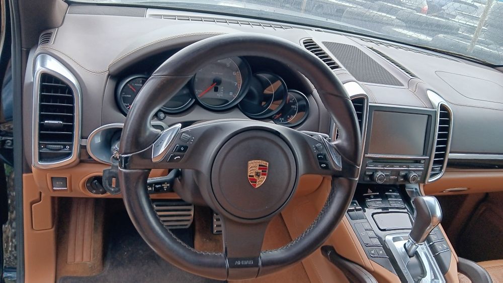 Porsche Cayenne 3.0 S Hybrid 233 к.с. ,автоматик,10 броя на части