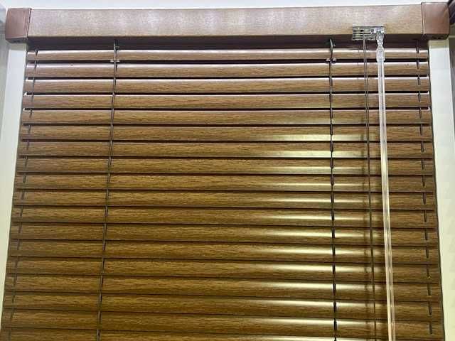 Производство и монтаж на щори и комарници.