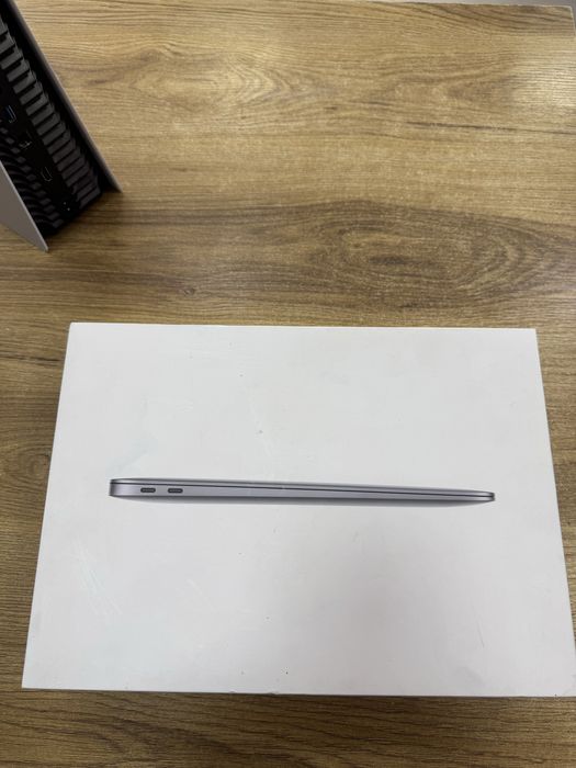 Macbook Air M1 8/256 100% yomkist