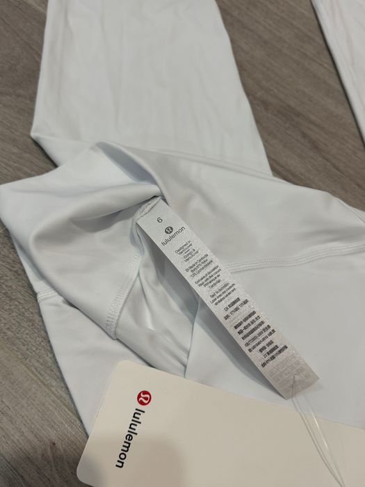 Set Lululemon (jachetă cropped+colanți)