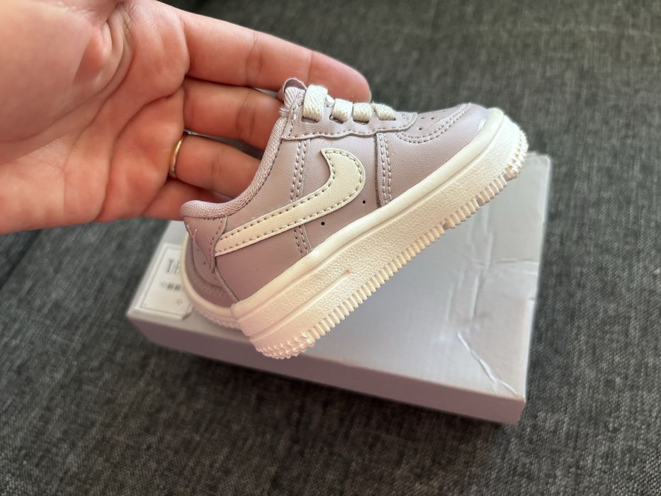 Бебешки маратонки на Nike 17номер