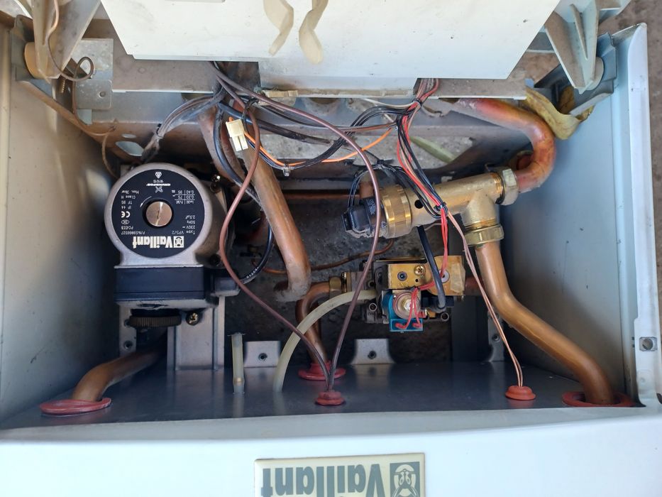 Centrala termica Vaillant VU INT 242/2-5