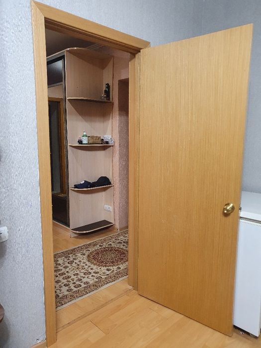 Продам межкомнатные б/у двери