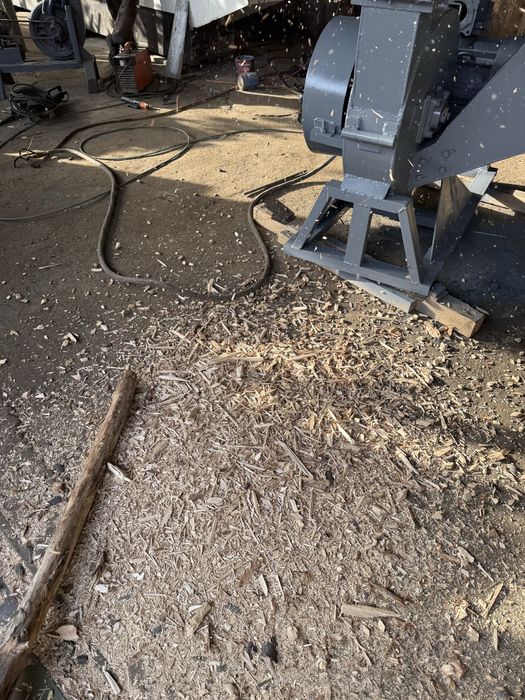 Шох дарахтларни  майдалайдиган  дробилка