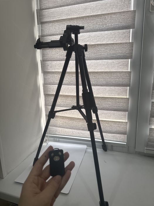 Штатив чёрный для телефона