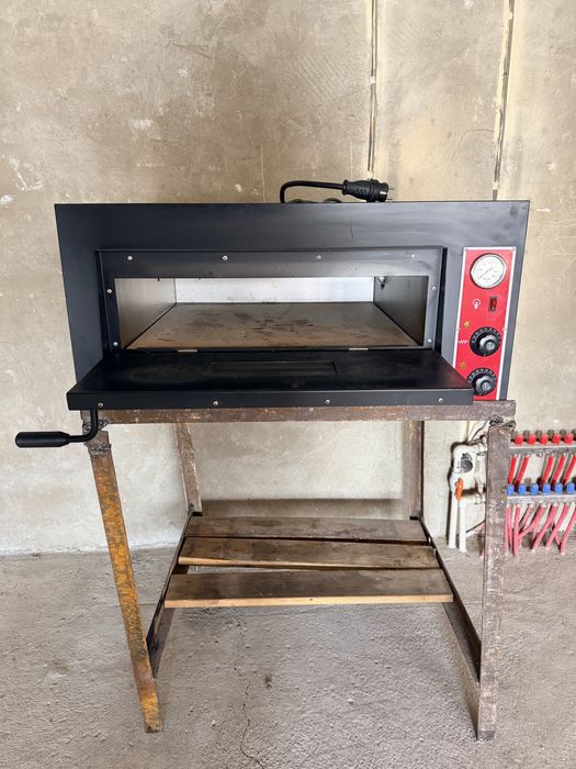 Продам пиццу печь