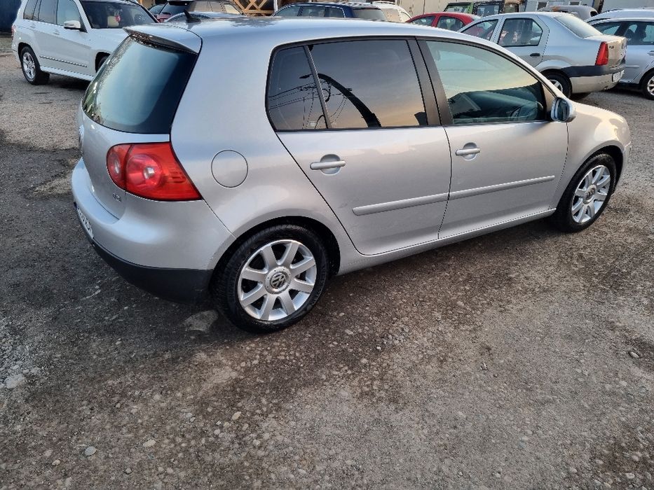 Volkswagen Golf V an 2005 1.4i         1099 euro!