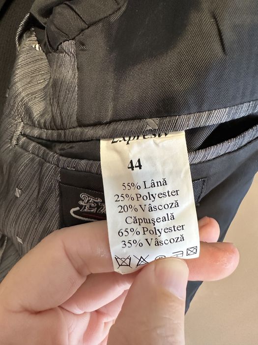 Vând costum bărbați