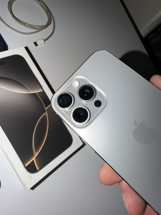 Iphone 16 pro max 256 silver