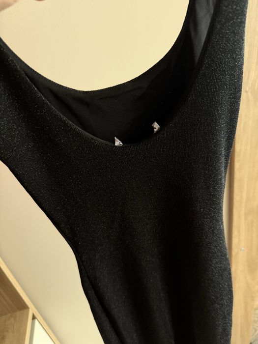 Къса черна рокля Bershka