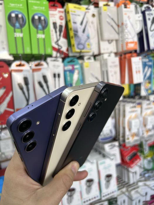 S24Plus 12/256’ 512GB ideal sastayaniyada.