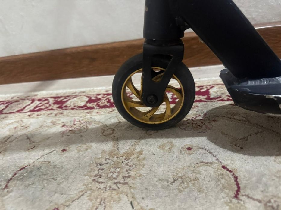 Продам трюковой самокат