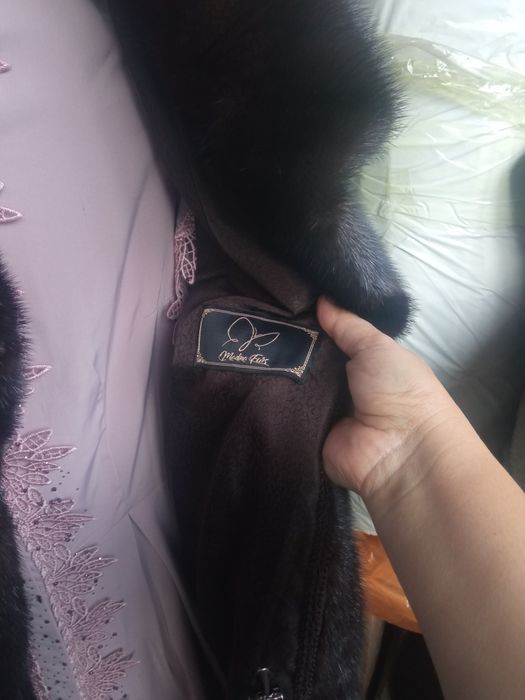 Норковая шуба продается