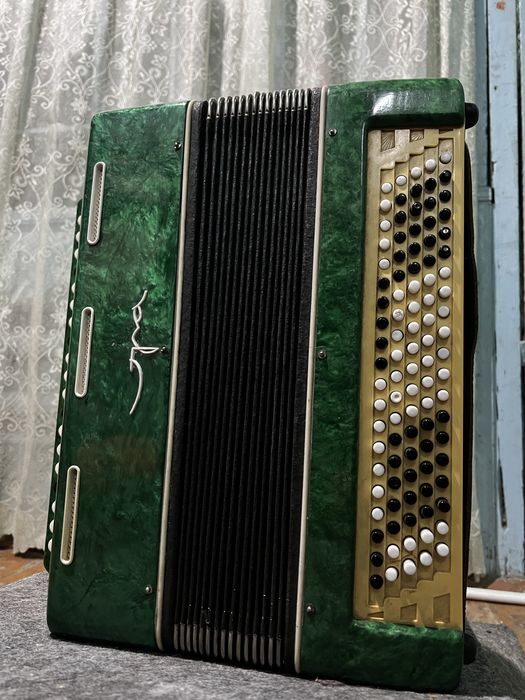 Баян в очень хорошем состоянии