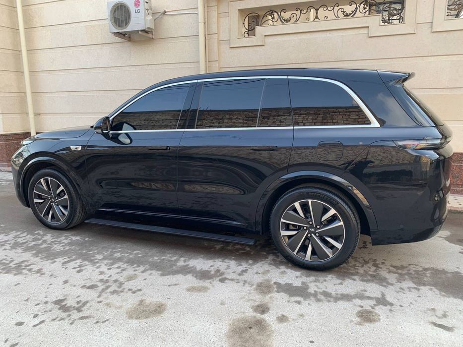 Li 8 Ultra 2025 apelsin salon