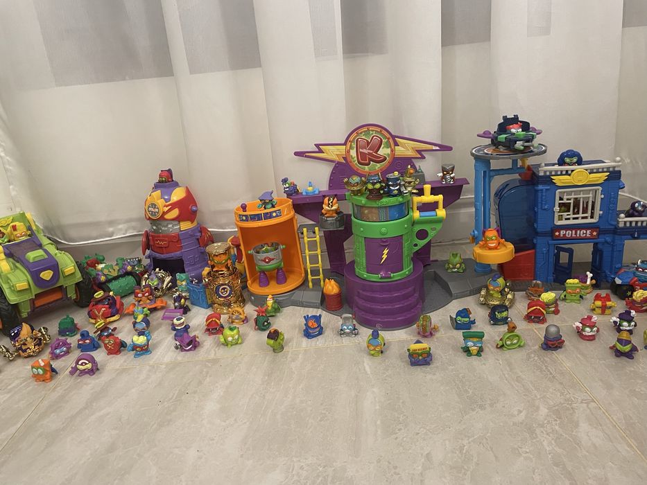 Set foarte complet Superzings