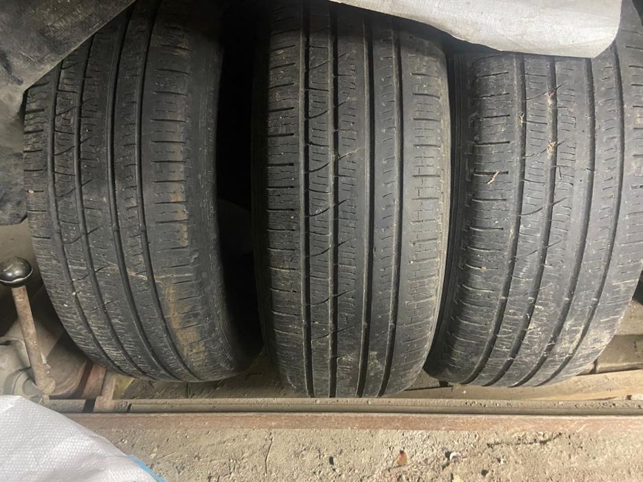 Срочно!Комплект резины 245/60 r18
