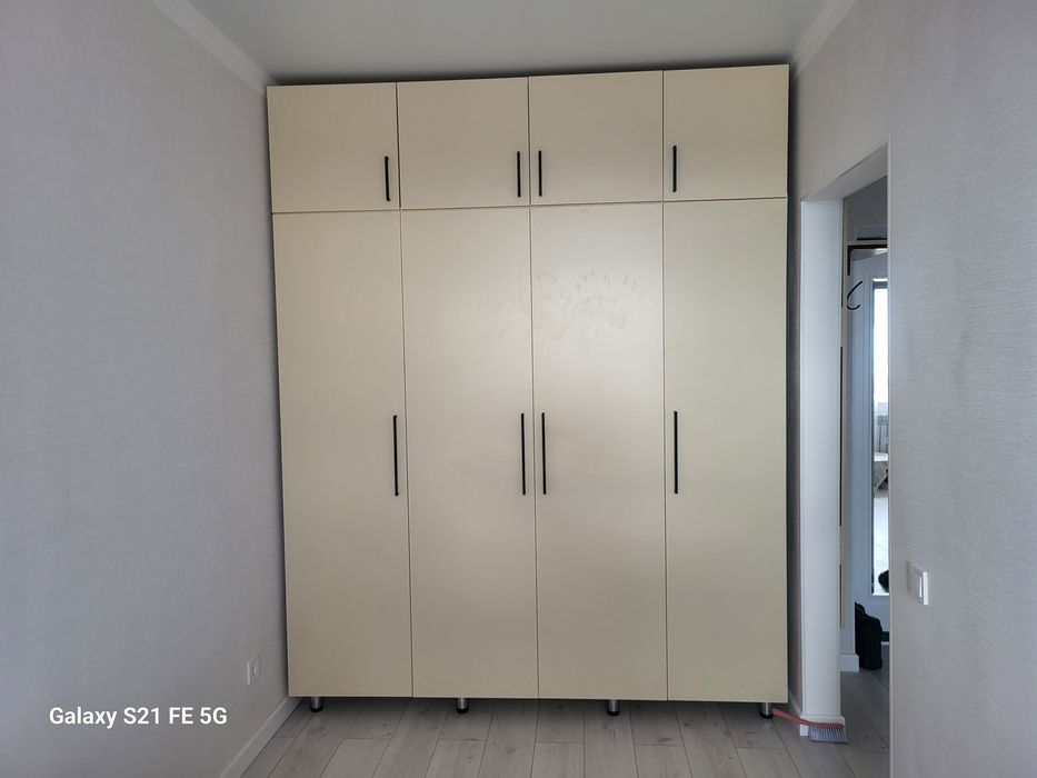 Продам кухонный гарнитур 2 мет