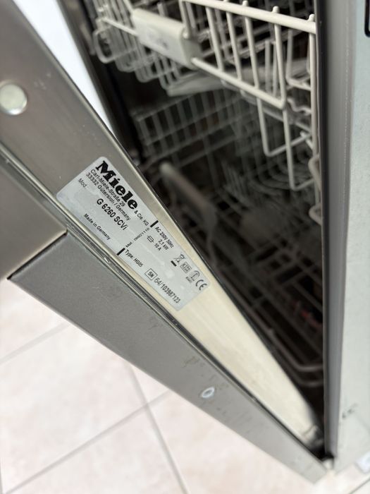 Miele G 6260 scVi  Съдомиялна за пълно вграждане  с AutoOpen /24 м гар