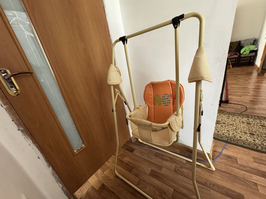 Продается детский качеля.Состояни очень хорошо.