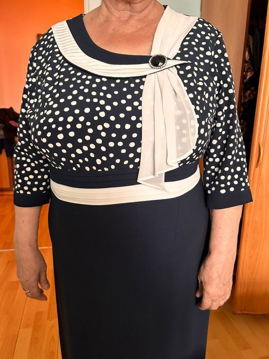 Продам платье! Размер 52-54.