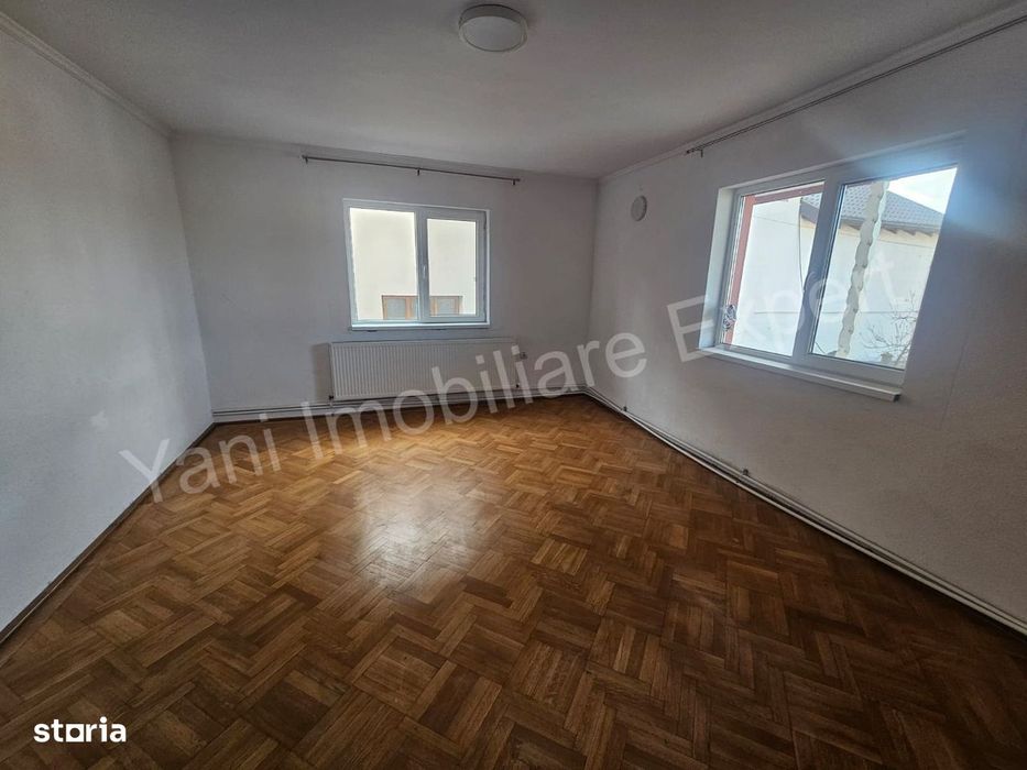 Casă de închiriat în Curtea de Argeș.