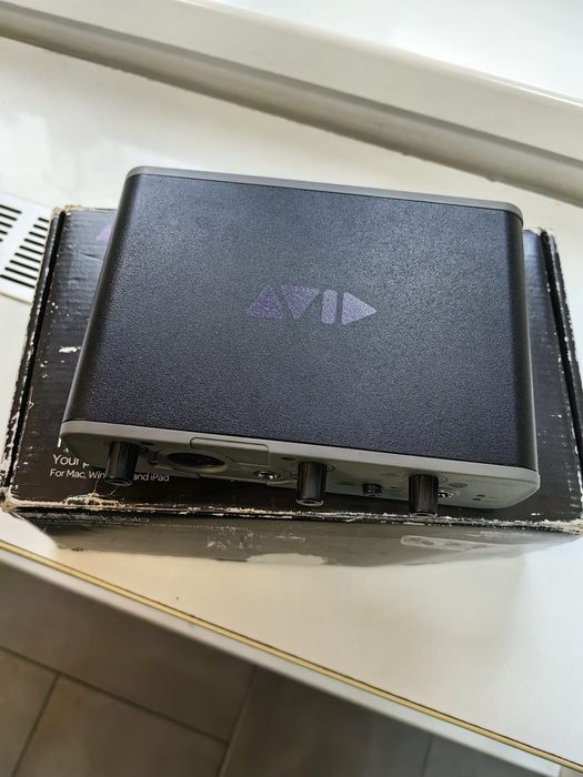 Boxa Tannoy cu placa interfață Fast Track Solo si microfoane