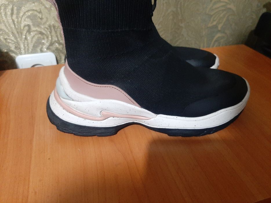 Обувь  для девочек ( кроссовки- снокеры)