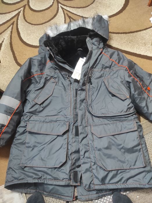 Продам куртку зимниию