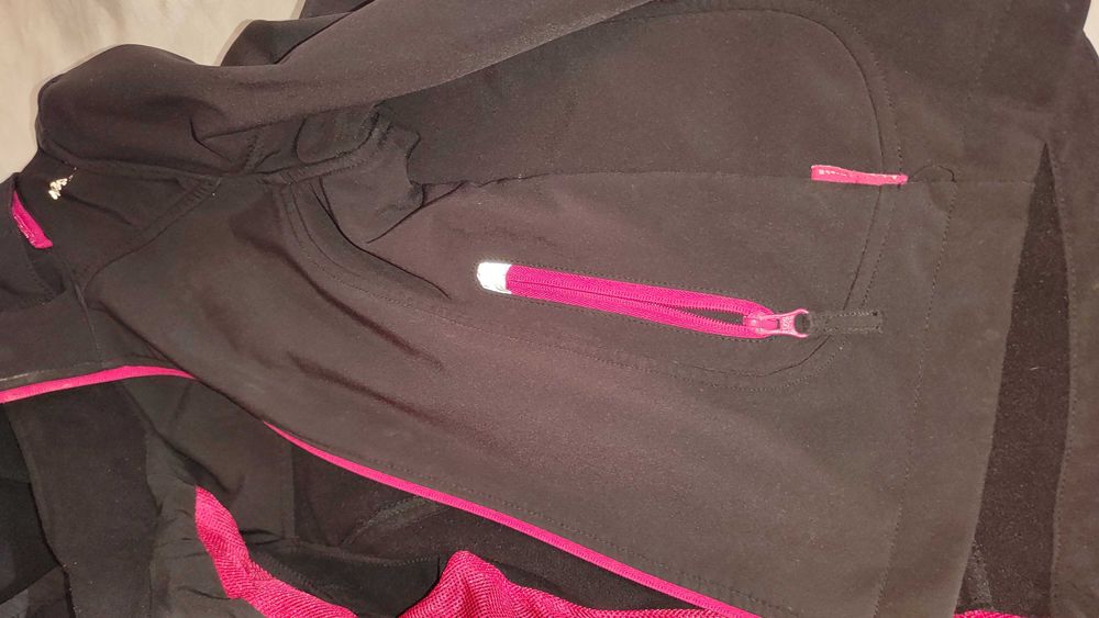 Яке софтшел р.140 черно за момиче.