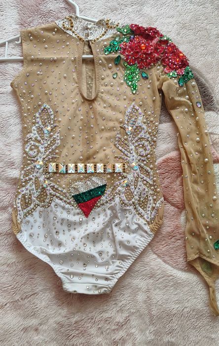 трико художествена гимнастика