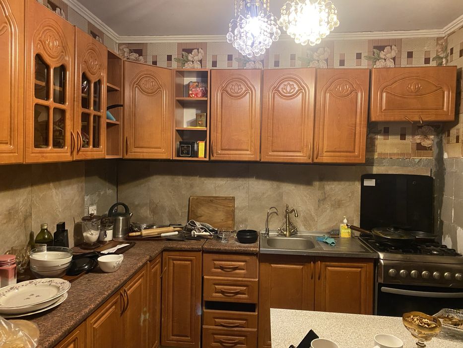 Кухня  с газ плитой