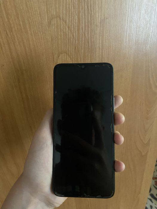 Продам телефон honor x6a