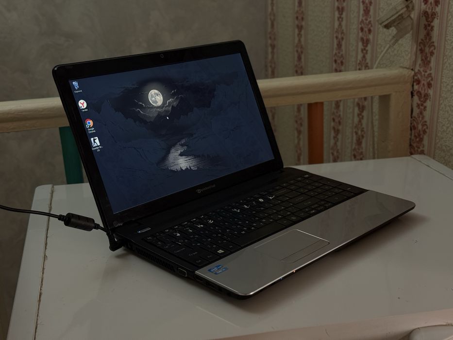 Продам ноутбук Packard Bell ENTE11HC