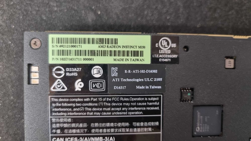 Видеокарти AMD Radeon Instinct MI50 32GB HBM2