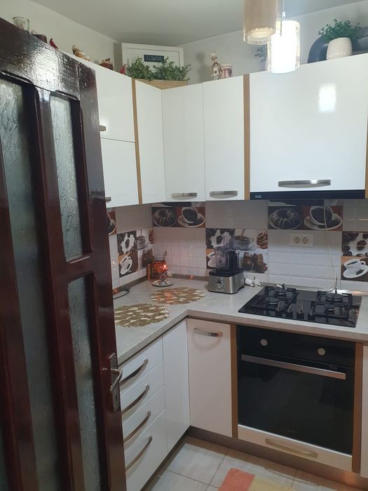 Vând apartament 2 camere zona industrială  str Cornișa
