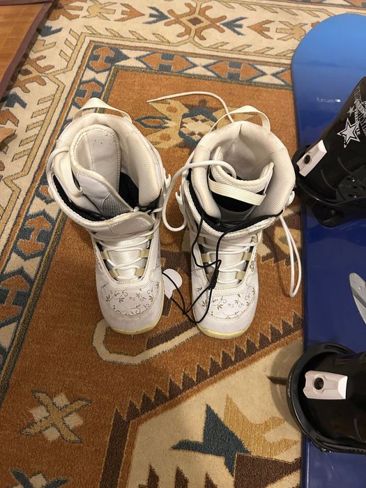Snowboard și boots