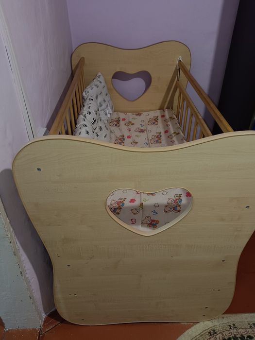 Продам кроватку 8