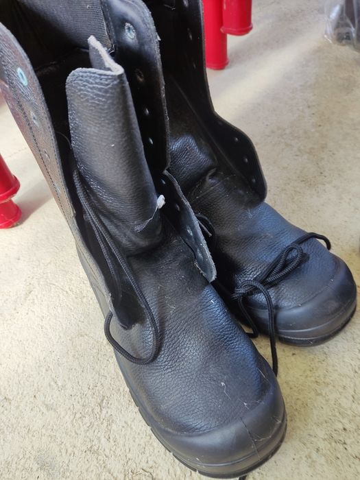 Работни обувки с бомбе 48 номер