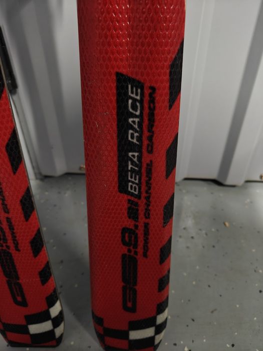 Продам лыжи Atomic  2 комплекта