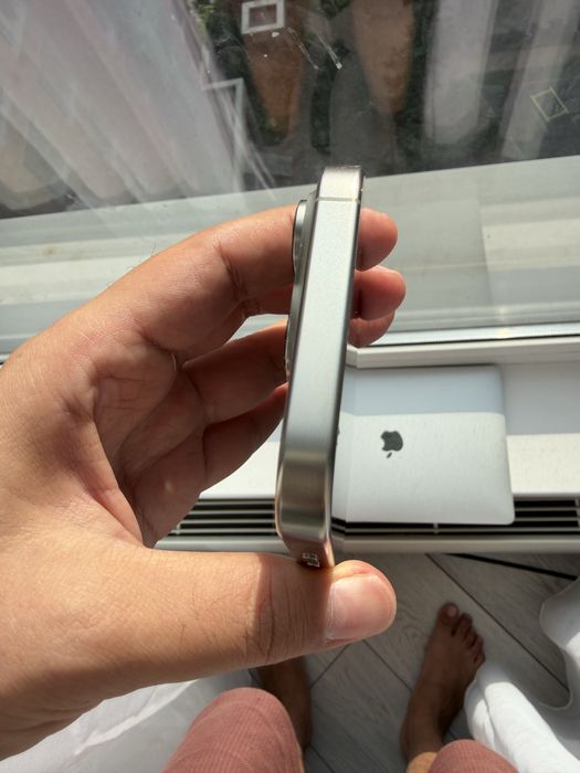 Iphone 16 pro серебристый. Не вскрывался