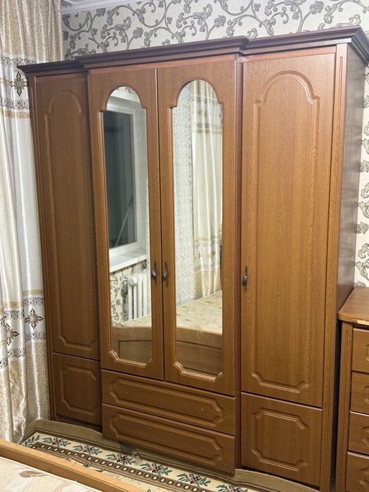 Продам шкаф и комод