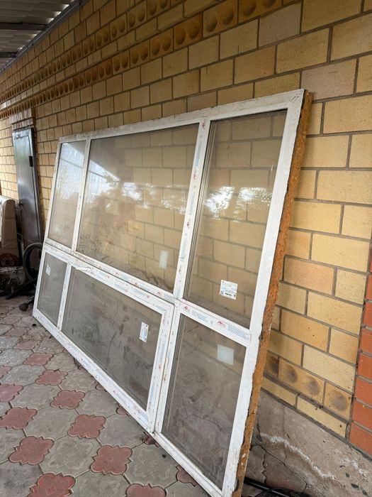 Продам балконный блок с тройным остеклением.