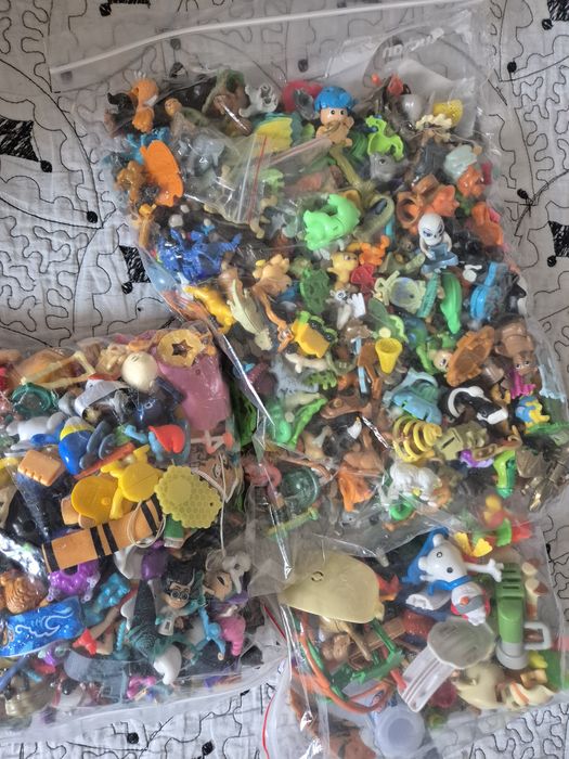 Kinder surprise mici si maxi - 2 pungi ramase