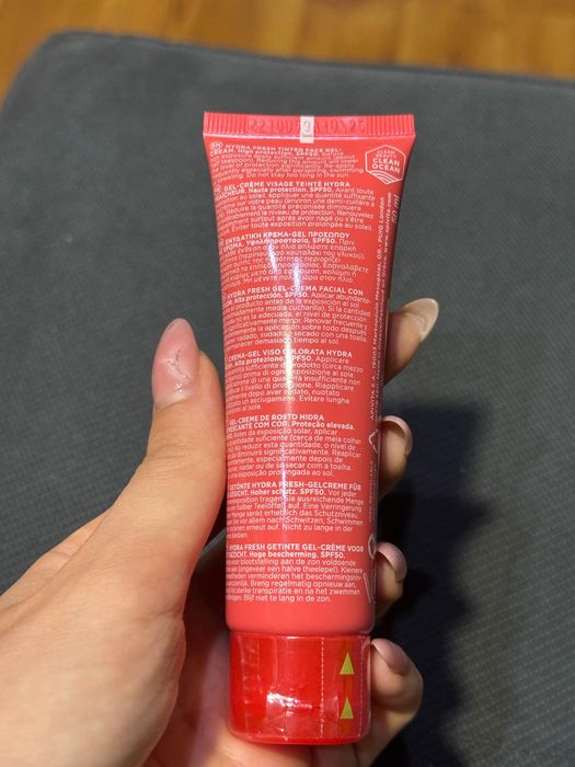 Тониран хидратиращ освежаващ гел-крем за лице SPF50