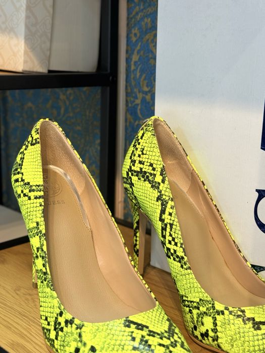 Дамски обувки на ток GUESS electric