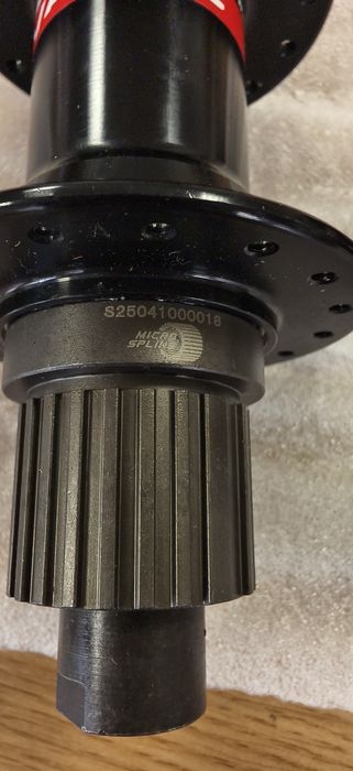 Предна главина Novatec D041SB-B15 32H 15x110мм Boost,12х148 D442SB-B12