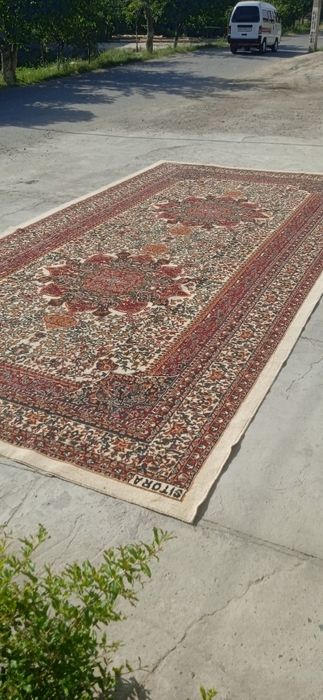 Gilam sotiladi narxini kelishamiz